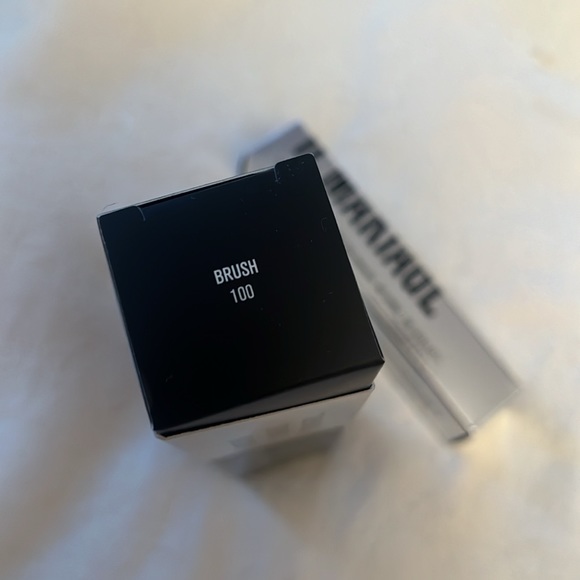 Concealer - Picture 7 of 7